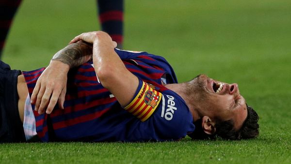 Barcelona's Lionel Messi after sustaining an injury in Barcelona's La Liga clash with Sevilla at Camp Nou on October 20, 2018 Barcelona's Lionel Messi after sustaining an injury in Barcelona's La Liga clash with Sevilla at Camp Nou on October 20, 2018 - Sputnik International