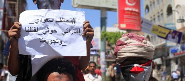 Protesters demonstrate against the deteriorating economy in Taiz, Yemen, October 4, 2018. - Sputnik International