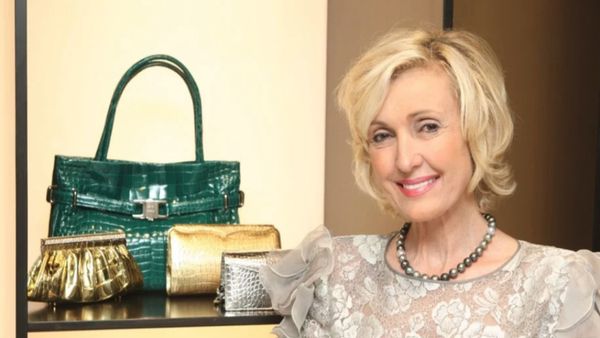 Handbag designer Lana Marks, a Trump-owned Mar-a-Lago member, now the new US ambassador to South Africa Handbag designer Lana Marks, a Trump-owned Mar-a-Lago member, now the new US ambassador to South Africa - Sputnik International
