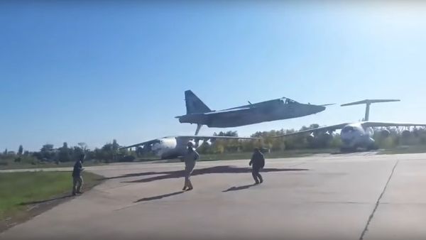 Ukrainian fighter jet extra low pass Ukrainian fighter jet extra low pass - Sputnik International