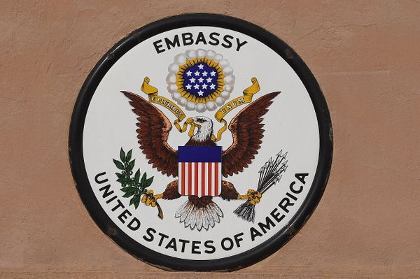US coat of arms at the US Embassy in Moscow. - Sputnik International