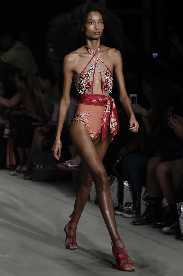 Putting the ‘S’ in Sizzle: Models Parade on Catwalk at Brazil Fashion Week - Sputnik International