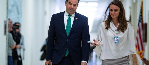 Former Trump campaign aide George Papadopoulos arrives to give a voluntary, transcribed interview behind closed doors before House Oversight and Judiciary Committee Former Trump campaign aide George Papadopoulos arrives to give a voluntary, transcribed interview behind closed doors before House Oversight and Judiciary Committee - Sputnik International