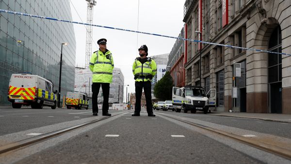 Police stand in the vicinity of Manchester arena - Sputnik International