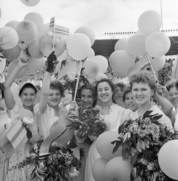 Back to USSR: Sneak Peek of Soviet Youth's Daily Life Back to USSR: Sneak Peek of Soviet Youth's Daily Life - Sputnik International
