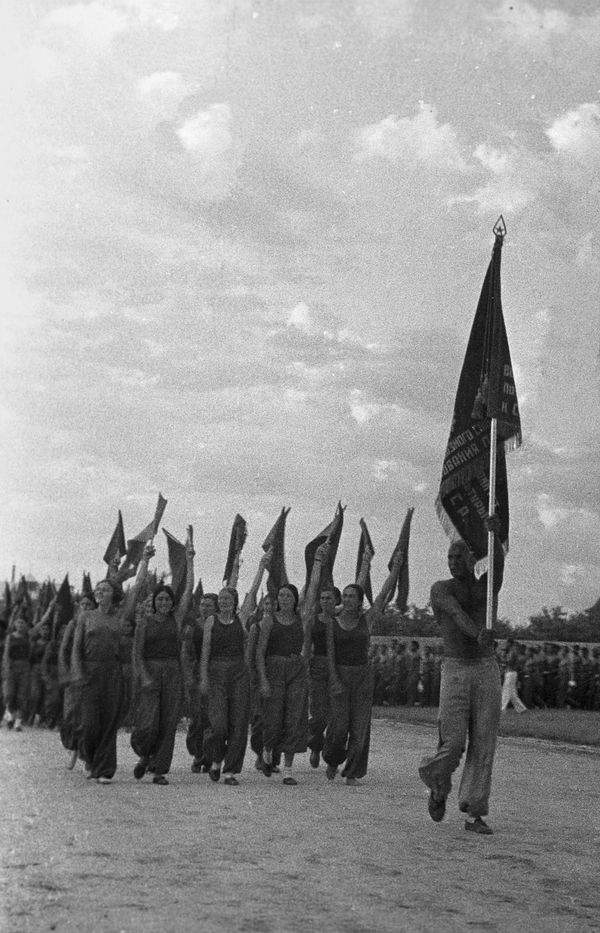 Back to USSR: Sneak Peek of Soviet Youth's Daily Life Back to USSR: Sneak Peek of Soviet Youth's Daily Life - Sputnik International