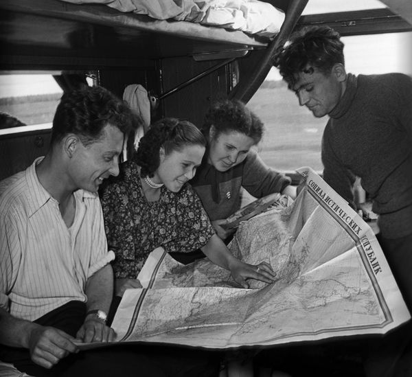 Back to USSR: Sneak Peek of Soviet Youth's Daily Life Back to USSR: Sneak Peek of Soviet Youth's Daily Life - Sputnik International