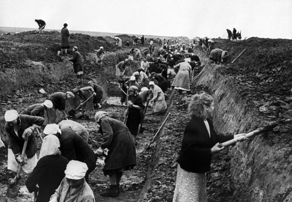 Back to USSR: Sneak Peek of Soviet Youth's Daily Life Back to USSR: Sneak Peek of Soviet Youth's Daily Life - Sputnik International