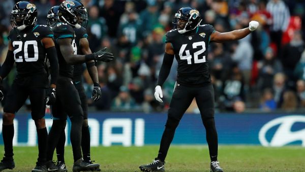 NFL Football - Philadelphia Eagles v Jacksonville Jaguars - NFL International Series - Wembley Stadium, London, Britain - October 28, 2018 Jacksonville Jaguars' Barry Church is involved in a VAR incident during the match Action Images via Reuters/Andrew Boyers - Sputnik International