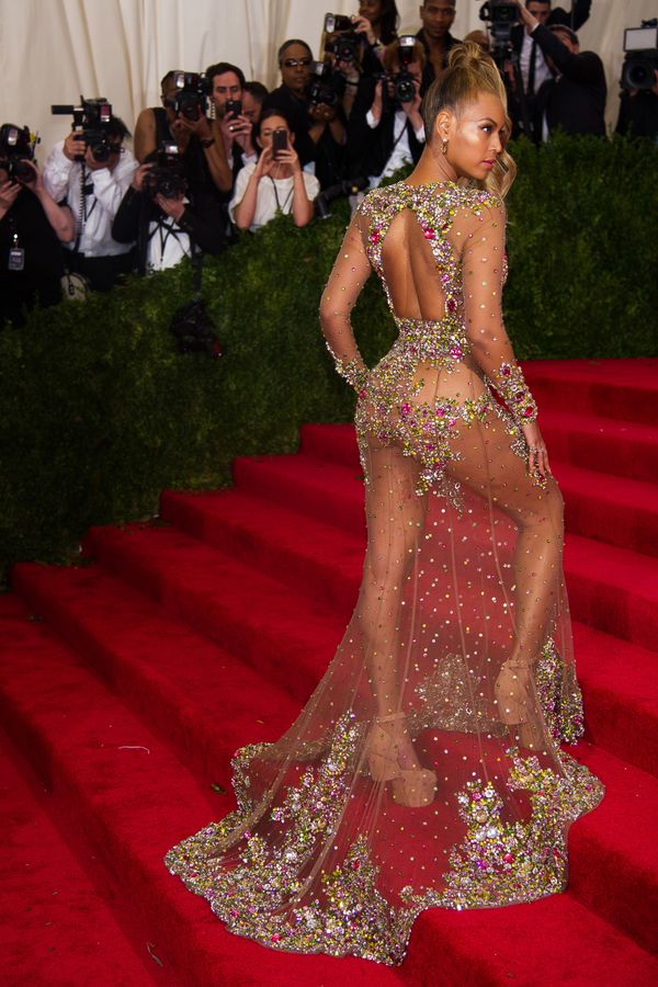 Show, Don't Tell: The Risque Attire of World-Famous Celebrities - Sputnik International