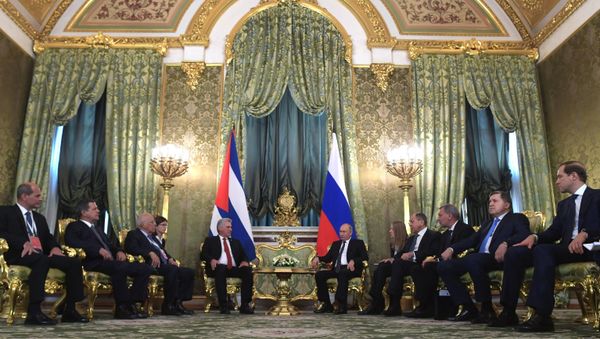 Президент РФ В. Путин встретился с председателем Госсовета Кубы М. Диас-Канелем Бермудесом Президент РФ В. Путин встретился с председателем Госсовета Кубы М. Диас-Канелем Бермудесом - Sputnik International