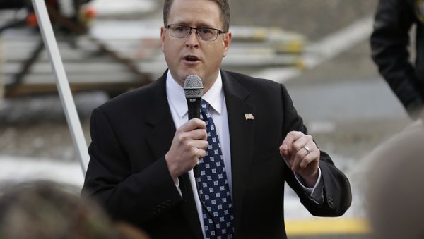 Rep. Matt Shea, R-Spokane, speaks at a gun-rights rally, Friday, Jan. 13, 2017, at the Capitol in Olympia, Wash - Sputnik International