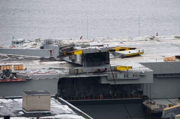 The cruiser Admiral Kuznetsov at ship repair plant - Sputnik International