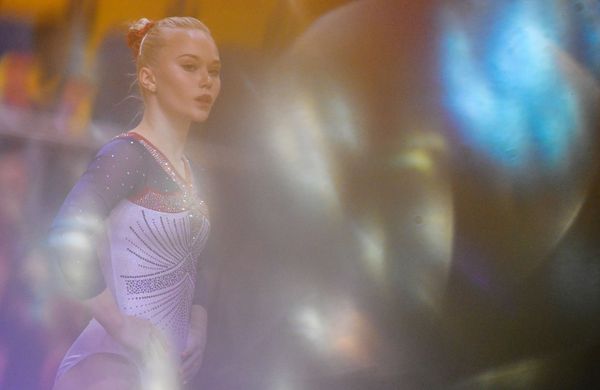 Grace & Poise: Female Athletes Stun World Artistic Gymnastics Championships - Sputnik International