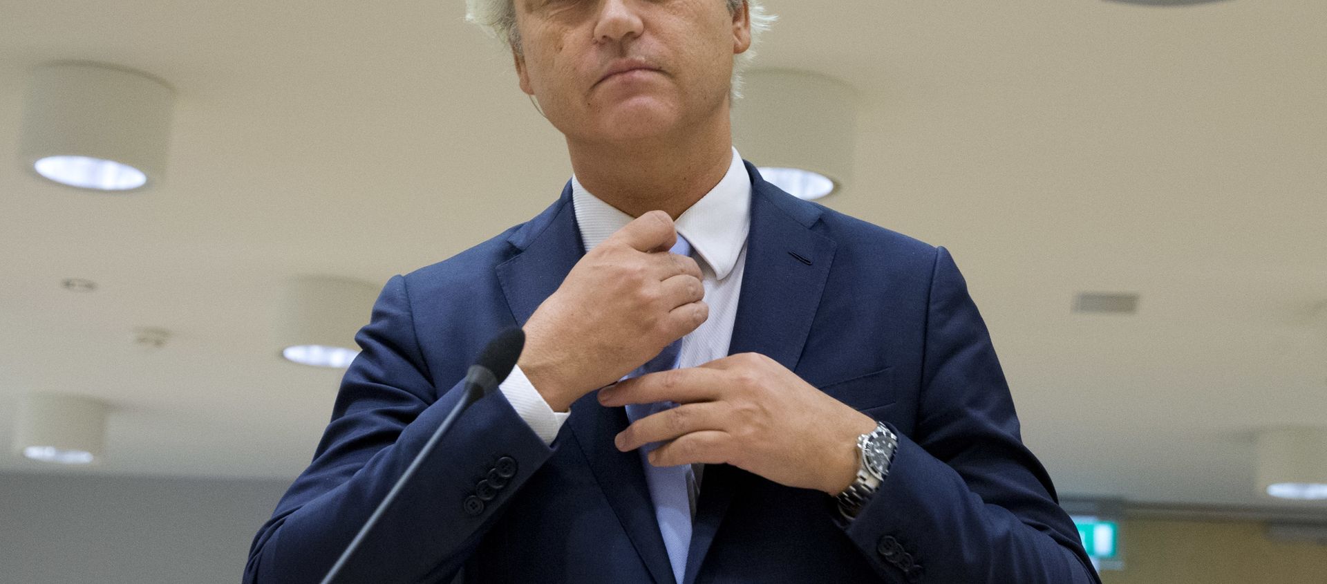 Populist anti-Islam lawmaker Geert Wilders prepares to address judges at the high-security court near Schiphol Airport, Amsterdam, Wednesday, Nov. 23, 2016, during his hate-speech trial that pits freedom of expression against the Netherlands' anti-discrimination laws Populist anti-Islam lawmaker Geert Wilders prepares to address judges at the high-security court near Schiphol Airport, Amsterdam, Wednesday, Nov. 23, 2016, during his hate-speech trial that pits freedom of expression against the Netherlands' anti-discrimination laws - Sputnik International, 1920, 29.12.2019
