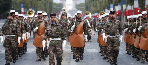 Soldiers of the French Foreign Legion parade on the Champs Elysees avenue during a rehearsal for Bastille Day, early Wednesday, July 11, 2018 in Paris. - Sputnik International