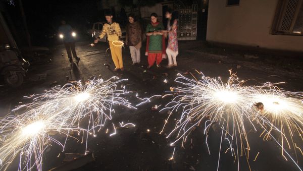 People let off fireworks to celebrate Diwali, the Hindu festival of lights, in Jammu India (File) - Sputnik International