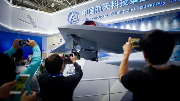 Фотографирование беспилотного летательного аппарата CH-7 HALE на авиасалоне Airshow China-2018 - Sputnik International