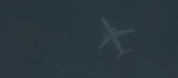 Google Earth appears to show plane submerged off the Scottish coast Google Earth appears to show plane submerged off the Scottish coast - Sputnik International