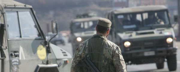 Checkpoint outside Pristina Checkpoint outside Pristina - Sputnik International