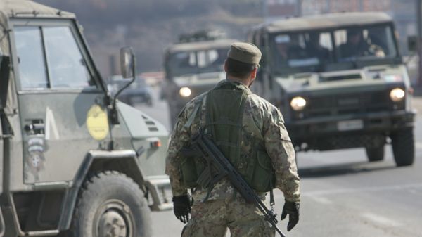 Checkpoint outside Pristina - Sputnik International