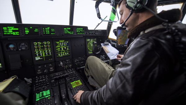 A pilot from the US Marines flys a C-130 transport aircraft as part of the NATO Trident Juncture 2018 exercise departing from Orland Air Base near Brekstad, Norway, October 31, 2018. - Sputnik International