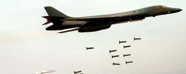 US B1 bomber dropping cluster bombs. US B1 bomber dropping cluster bombs. - Sputnik International