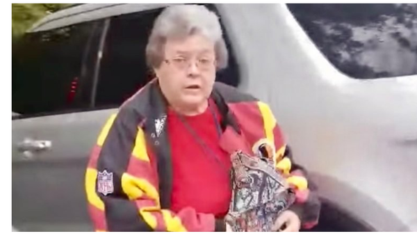 US woman calls man N-word - Sputnik International