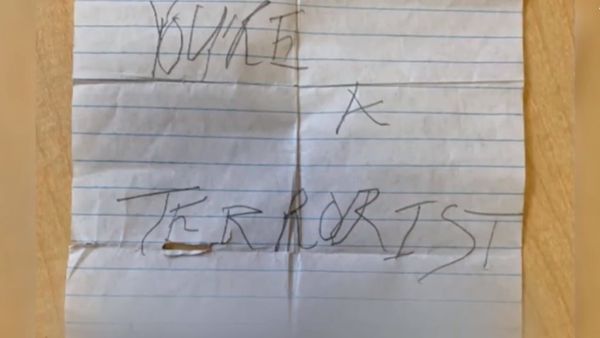 10-year-old Muslim girl in Massachusetts receives death threats in school cubby - Sputnik International
