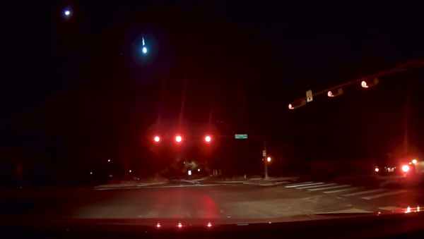 Fireball lights up Texas skies and rattles a few homes - Sputnik International