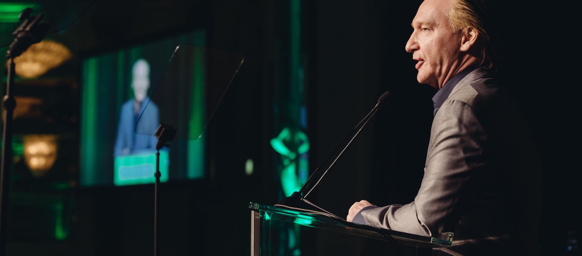 Bill Maher, winner of the First Amendment Award, speaks to the crowd at the 26th Annual Literary Awards Festival at the Beverly Wilshire Hotel on Wednesday, September 28, 2016, in Beverly Hills, Calif Bill Maher, winner of the First Amendment Award, speaks to the crowd at the 26th Annual Literary Awards Festival at the Beverly Wilshire Hotel on Wednesday, September 28, 2016, in Beverly Hills, Calif - Sputnik International, 1920