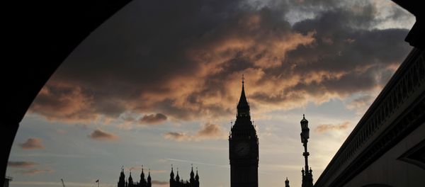 A silhouette of the Houses of Parliament and Elizabeth Tower containing Big Ben, center, at dusk, in Westminster, London A silhouette of the Houses of Parliament and Elizabeth Tower containing Big Ben, center, at dusk, in Westminster, London - Sputnik International