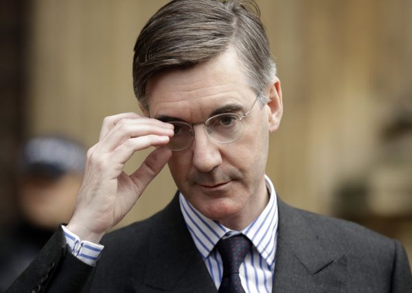 Pro-Brexit, Conservative lawmaker Jacob Rees-Mogg adjusts his glasses as he speaks to the media outside the Houses of Parliament in London, Thursday, Nov. 15, 2018. Pro-Brexit, Conservative lawmaker Jacob Rees-Mogg adjusts his glasses as he speaks to the media outside the Houses of Parliament in London, Thursday, Nov. 15, 2018. - Sputnik International