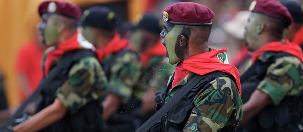 Soldiers march during a military parade commemorating the 20th anniversary of the failed coup attempt by President Hugo Chavez in Caracas, Venezuela - Sputnik International