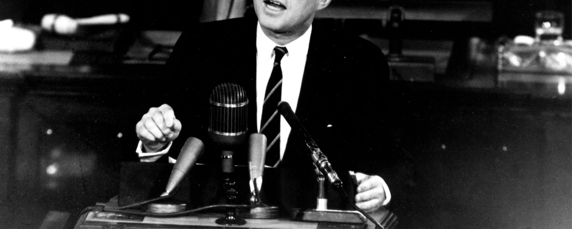 Президент США Джон Кеннеди в Конгрессе, 25 мая 1961 года Президент США Джон Кеннеди в Конгрессе, 25 мая 1961 года - Sputnik International, 1920, 15.12.2022
