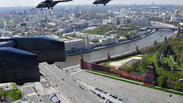 Mi-8 multipurpose helicopters during the rehearsal of the Victory Parade flyovers in Moscow - Sputnik International