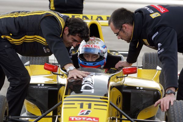 State Wheels: Vladimir Putin and the Cars He Rode State Wheels: Vladimir Putin and the Cars He Rode - Sputnik International
