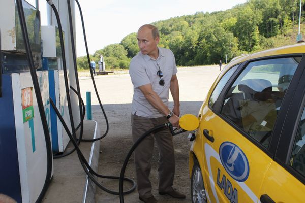 State Wheels: Vladimir Putin and the Cars He Rode State Wheels: Vladimir Putin and the Cars He Rode - Sputnik International