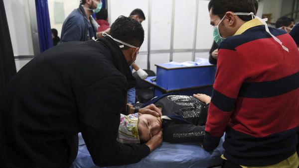 In this photo released by the Syrian official news agency SANA, a woman receives treatment at a hospital following a suspected poison gas attack on her town of al-Khalidiya, in Aleppo, Syria, Saturday, Nov. 24, 2018. In this photo released by the Syrian official news agency SANA, a woman receives treatment at a hospital following a suspected poison gas attack on her town of al-Khalidiya, in Aleppo, Syria, Saturday, Nov. 24, 2018. - Sputnik International
