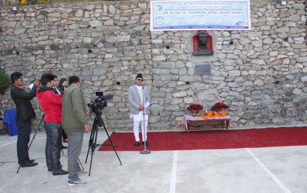 Bust of Dagestan's Prominent Poet Gamzatov Unveiled in Nepal Bust of Dagestan's Prominent Poet Gamzatov Unveiled in Nepal - Sputnik International