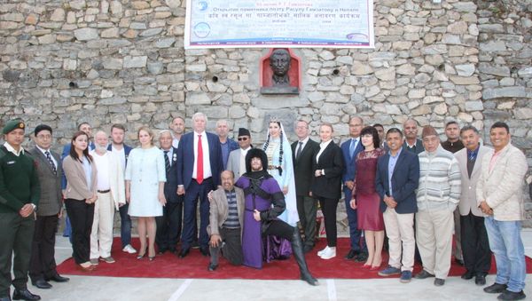 Bust of Dagestan's Prominent Poet Gamzatov Unveiled in Nepal Bust of Dagestan's Prominent Poet Gamzatov Unveiled in Nepal - Sputnik International