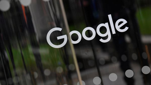 The Google name is displayed outside the company's office in London, Britain, November 1, 2018 - Sputnik International