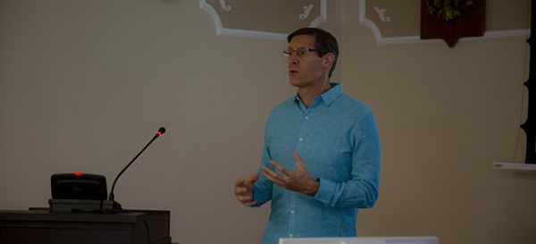 Representative of the management of the project, professor of physics of Iowa State University Representative of the management of the project, professor of physics of Iowa State University - Sputnik International