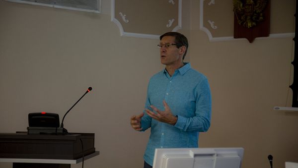 Representative of the management of the project, professor of physics of Iowa State University - Sputnik International