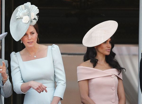 Meghan Markle Finds Being ‘Pitted Against’ Future Queen Kate Middleton ‘Challenging’ Claims Source Meghan Markle Finds Being ‘Pitted Against’ Future Queen Kate Middleton ‘Challenging’ Claims Source - Sputnik International