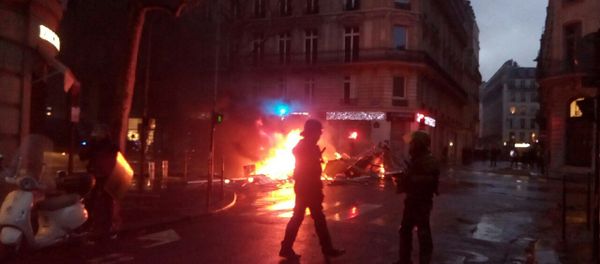 Yellow vests protests in Paris, December 1, 2018. Yellow vests protests in Paris, December 1, 2018. - Sputnik International