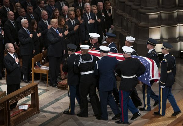 The flag-draped casket of former President George H.W. Bush is carried by a military honor guard The flag-draped casket of former President George H.W. Bush is carried by a military honor guard - Sputnik International
