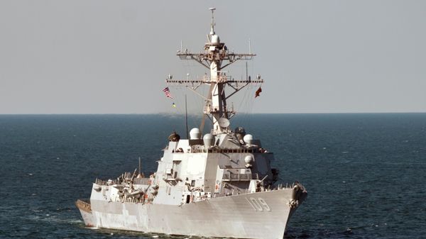 The guided-missile destroyer USS Jason Dunham (DDG 109) operates in the Black Sea during Exercise Sea Breeze 2012 - Sputnik International