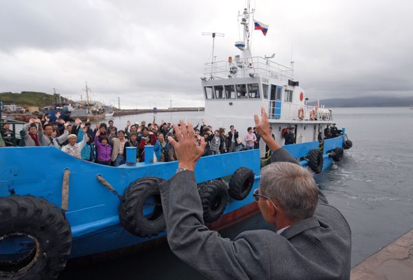 Farewell Event for Visa-Free Departing Japanese Delegation on Kunashir Island Farewell Event for Visa-Free Departing Japanese Delegation on Kunashir Island - Sputnik International