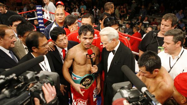 HBO's Larry Merchant interviews Manny Pacquiao after a fight - Sputnik International
